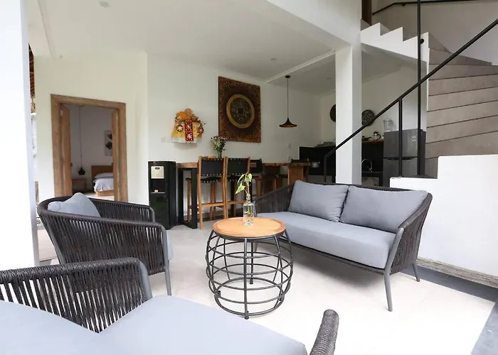 Oasis: - Casa Tepi Kali 2